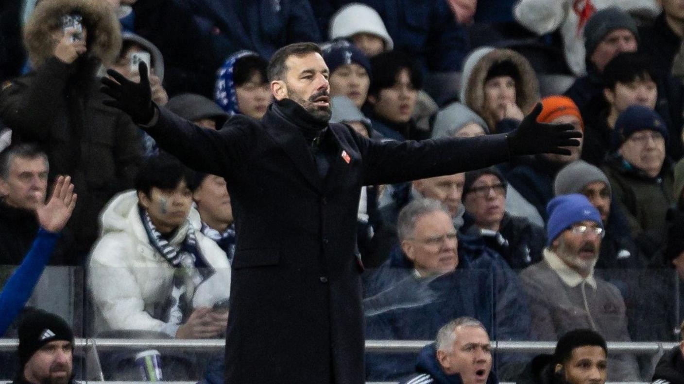 Ruud Van Nistelrooy watches Leicester at Tottenham