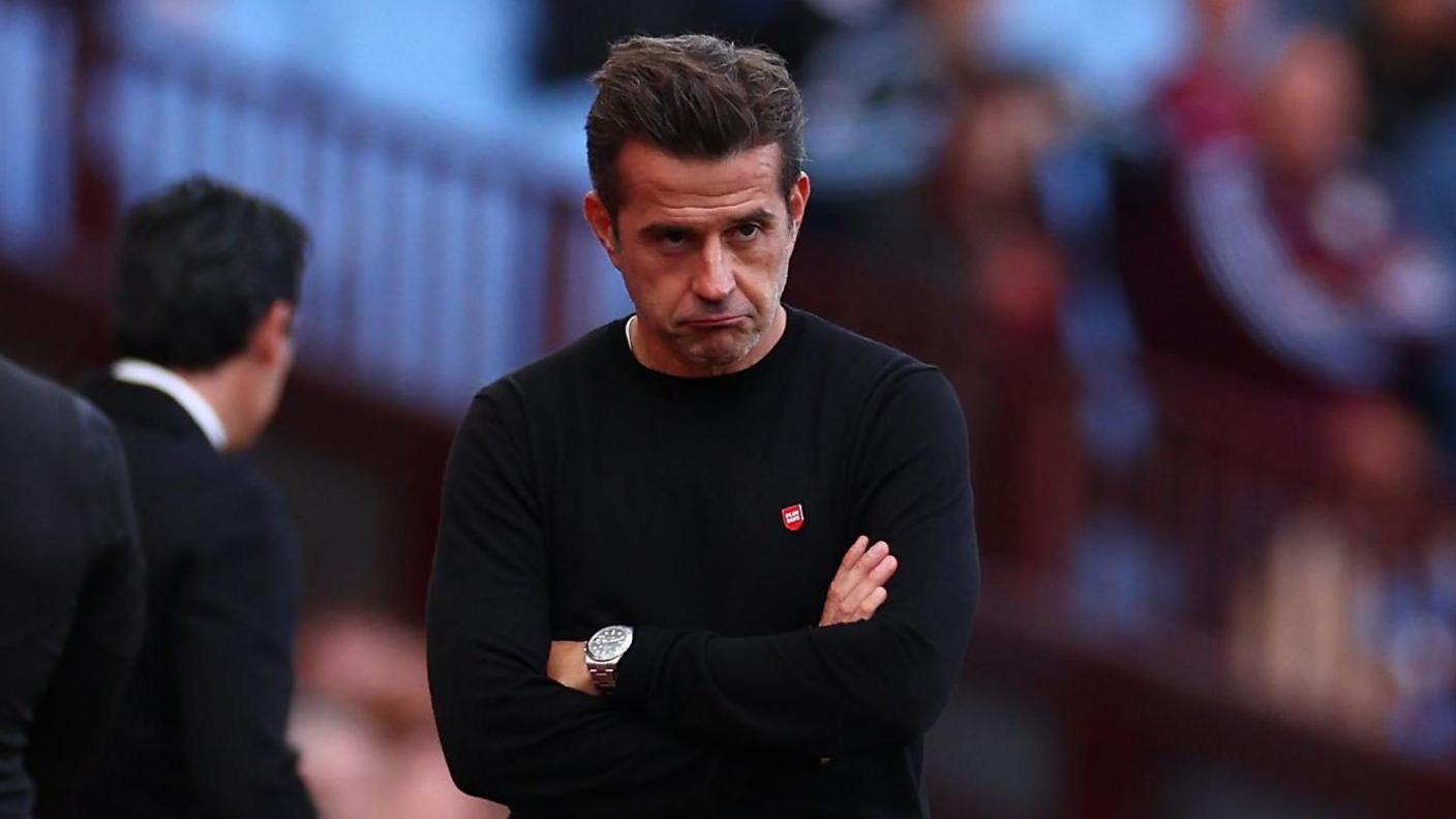 Marco Silva looks unhappy against Aston Villa
