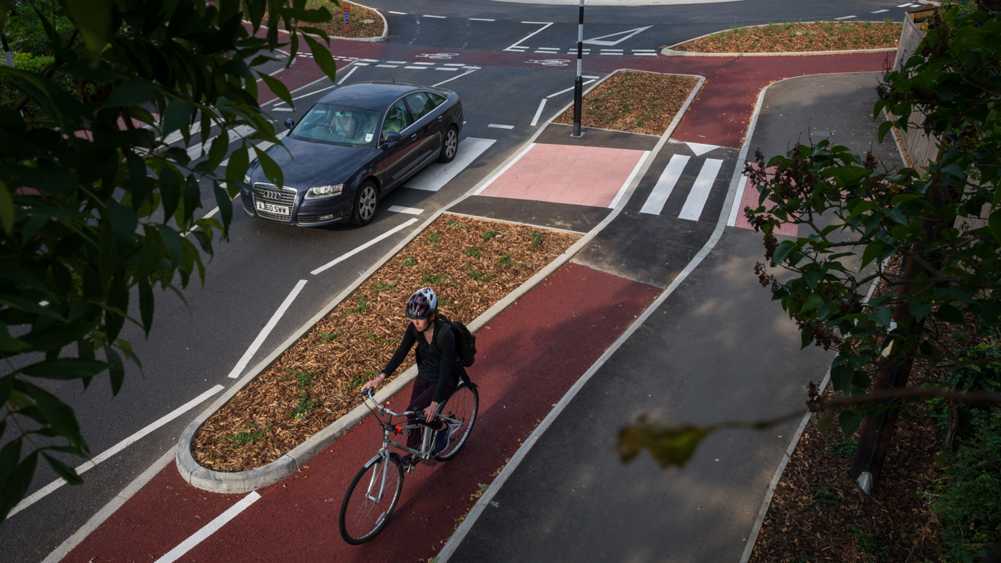 Cyclist using the Dutch roundabout in Cambridge