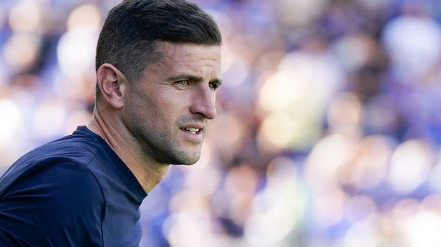 Pompey boss John Mousinho during a League One match.