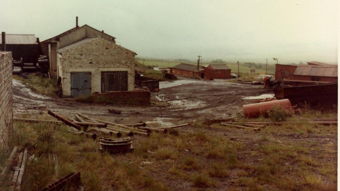 Roger Mine in 1980