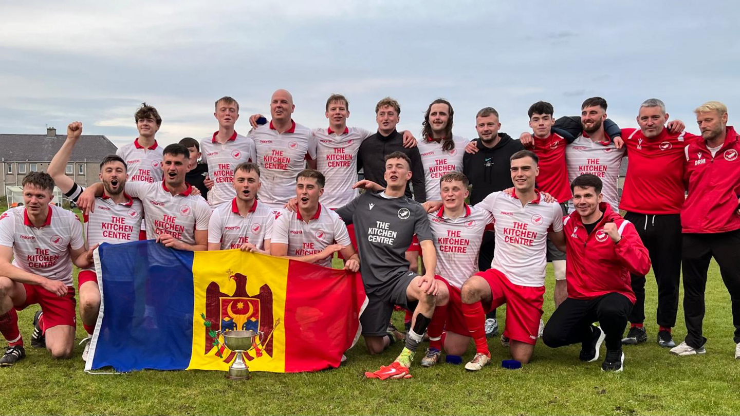 Sgioba an Rubha le Cupa Moldobha an-uiridh