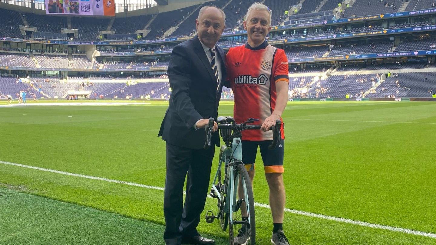 Mark Crowther with Osvaldo Ardiles