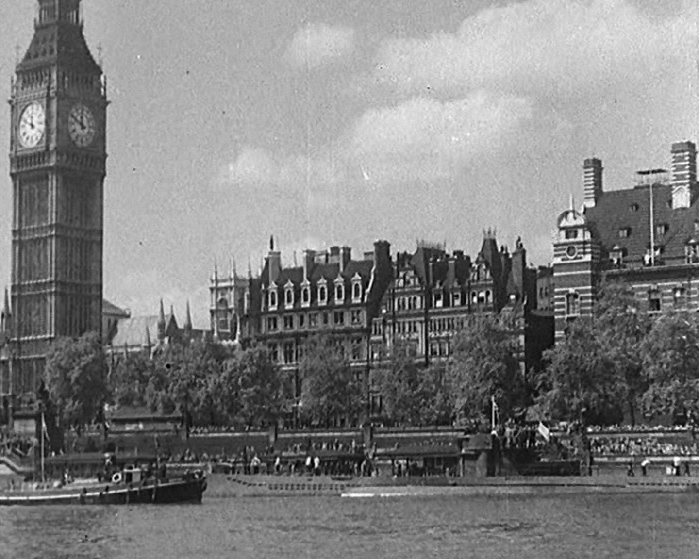 U-776 travelling up the River Thames