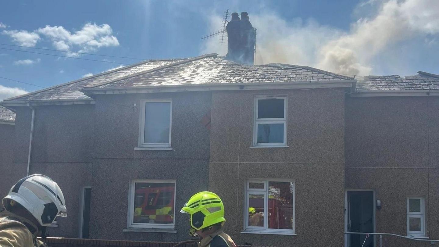 Tŷ heb do ym Mrohawddgar, Llanelli yn dilyn difrod tân