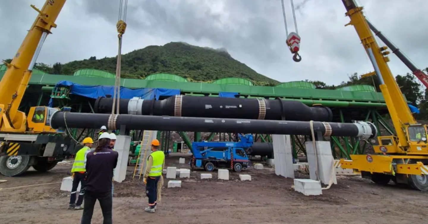 Building the geothermal power plant