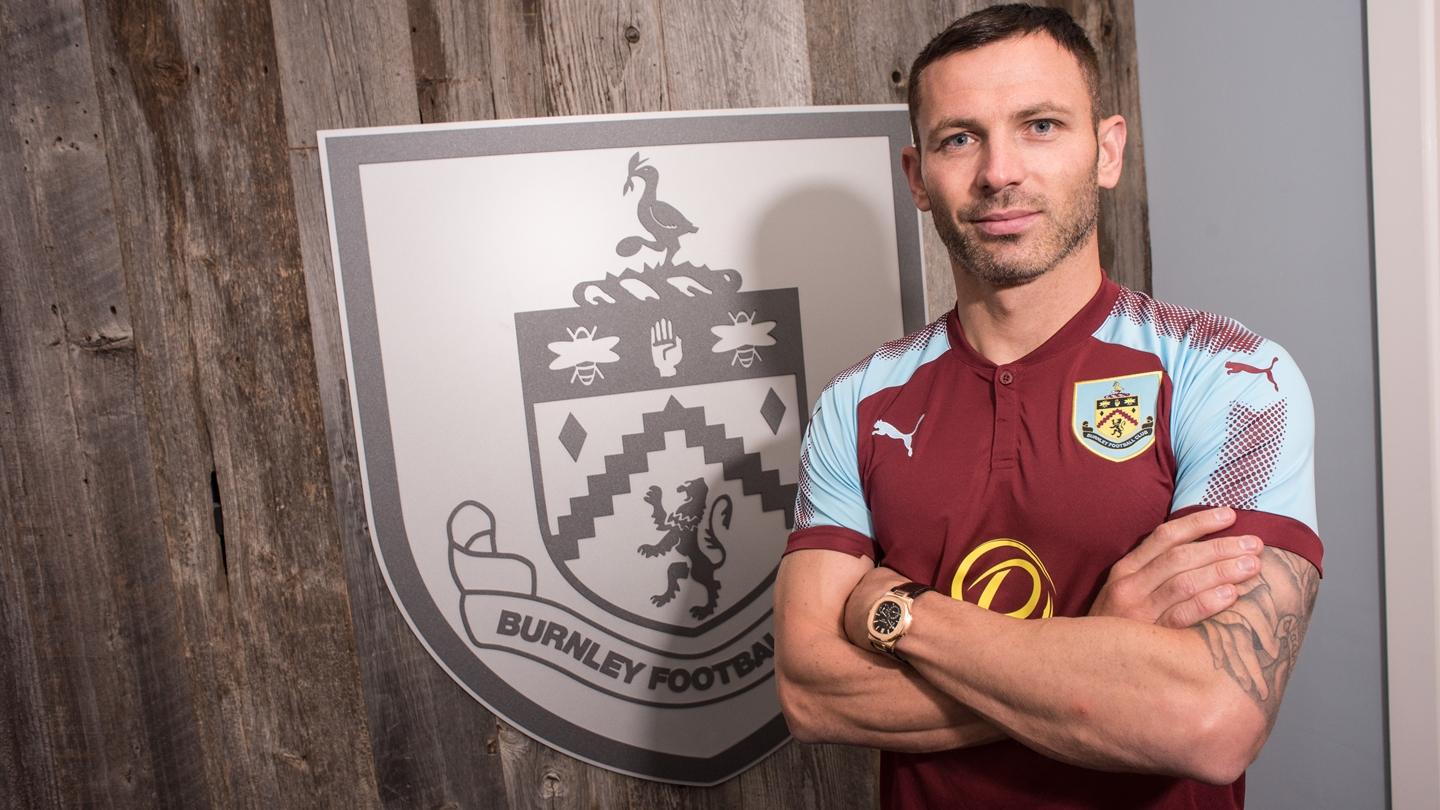 Burnley sign Phil Bardsley