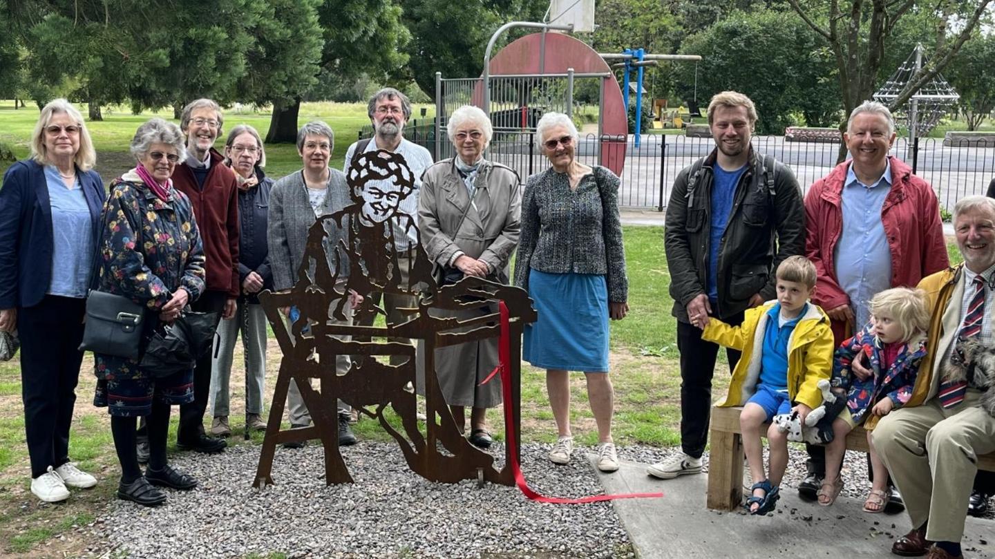 Friends and family of the Mieneke Cox gathered to unveil the brand new portraits on National Cycle Network Route 5 in Abingdon