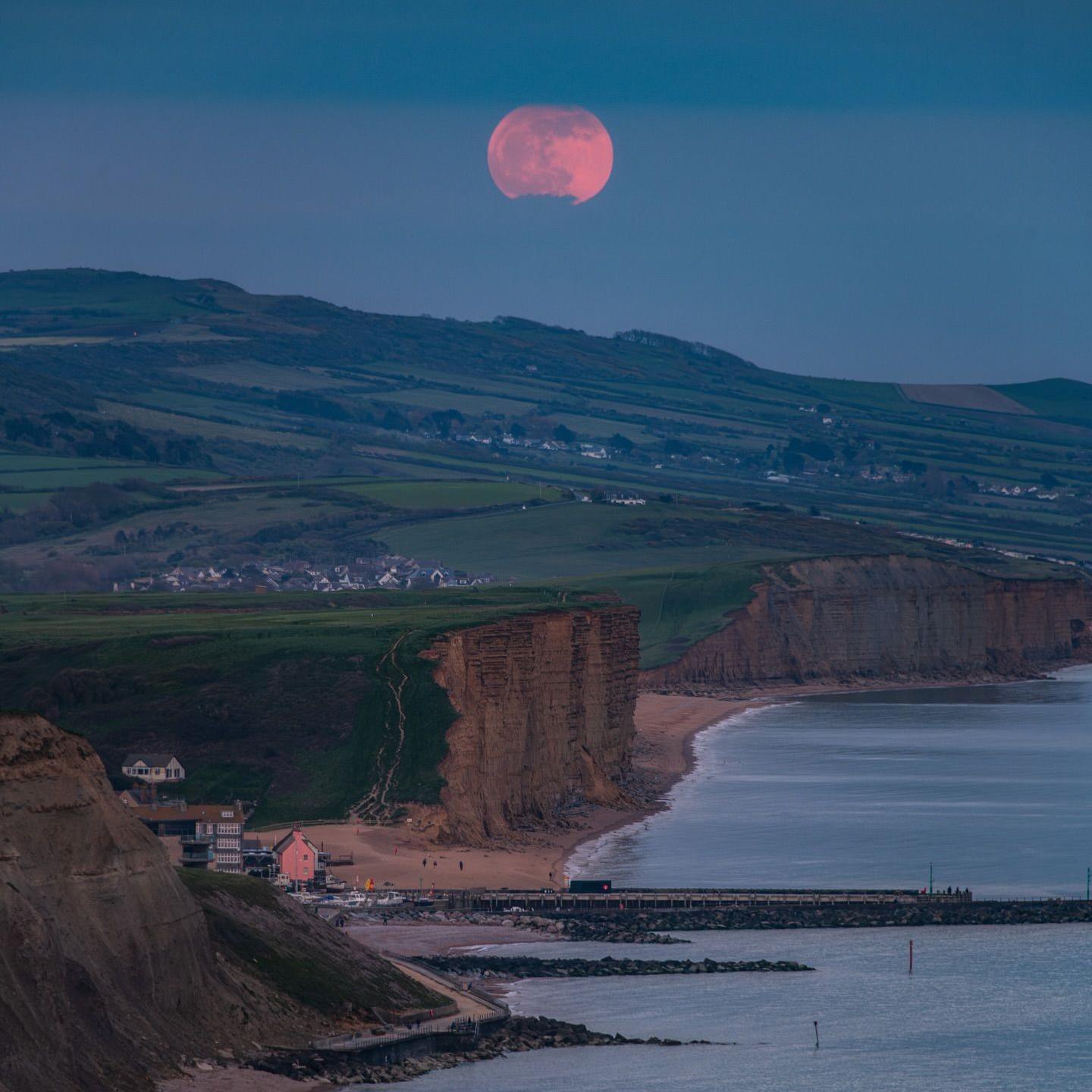 MONDAY - West Bay