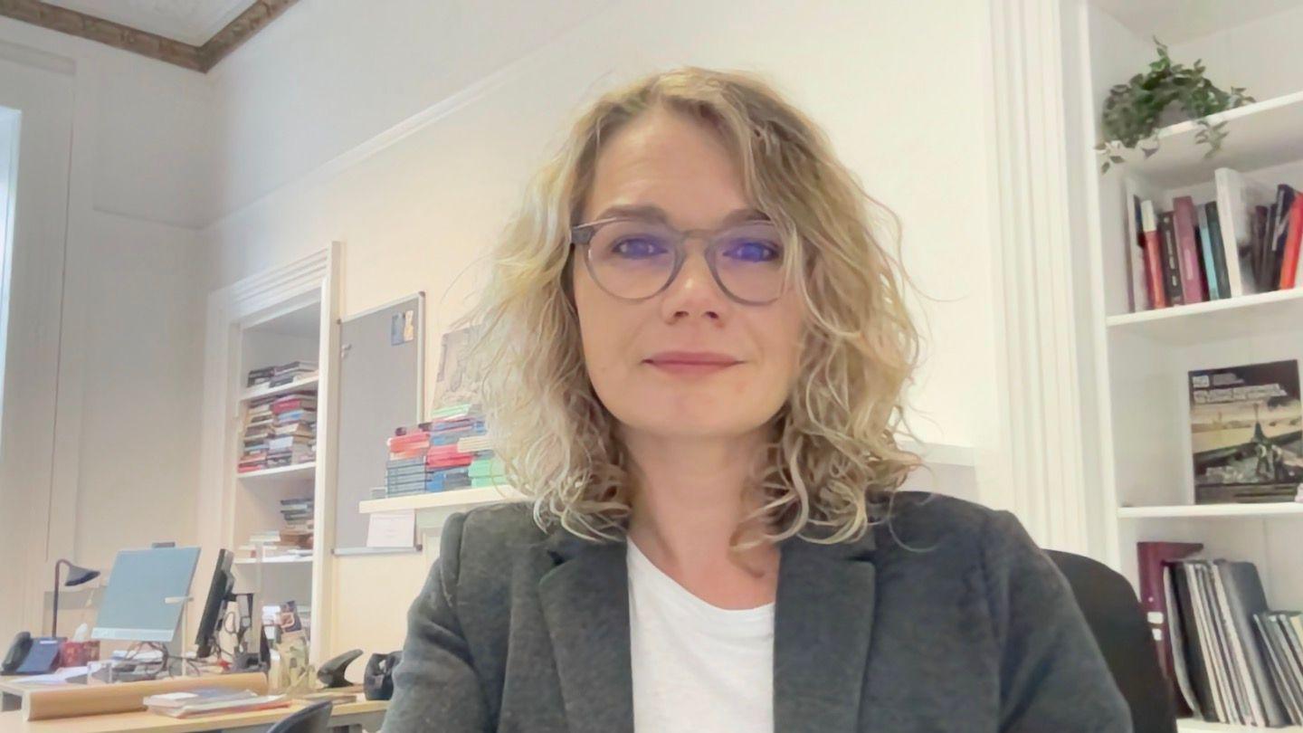 An Dr Kelly NicIain