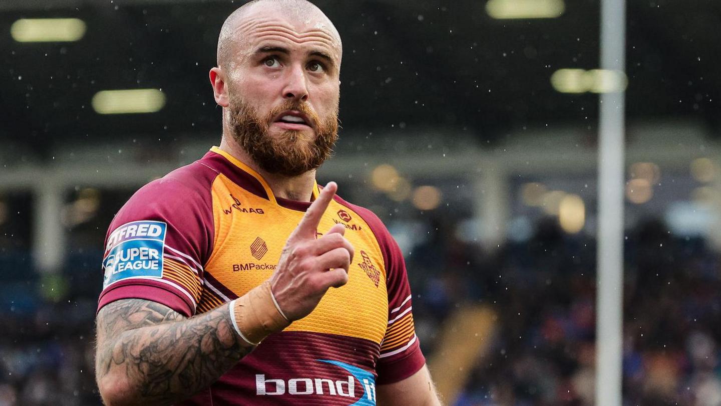 Jake Bibby in action for Huddersfield Giants