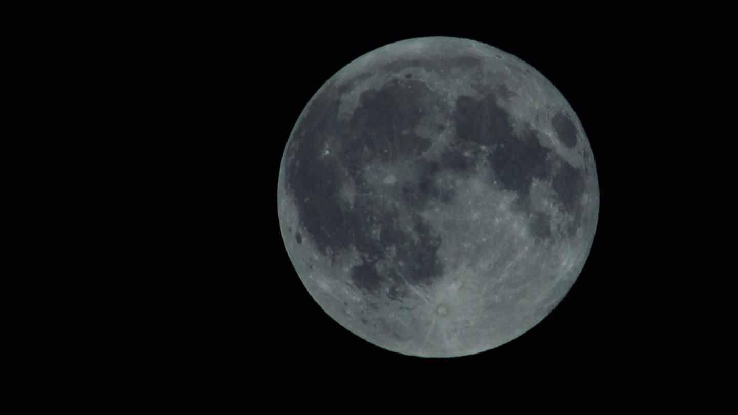 A full moon.