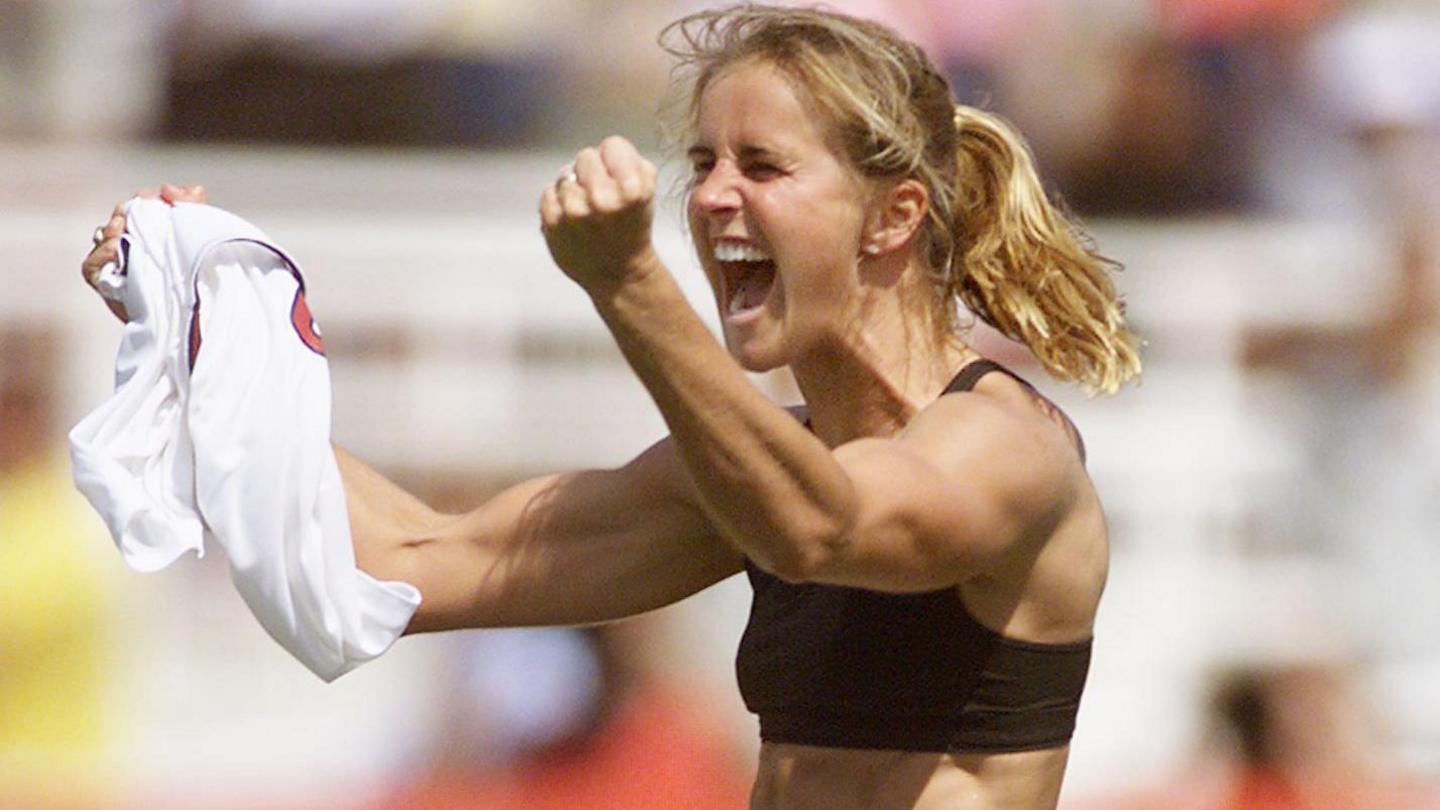 USA's Brandi Chastain celebrates scoring the winning penalty in the 1999 Women's World Cup
