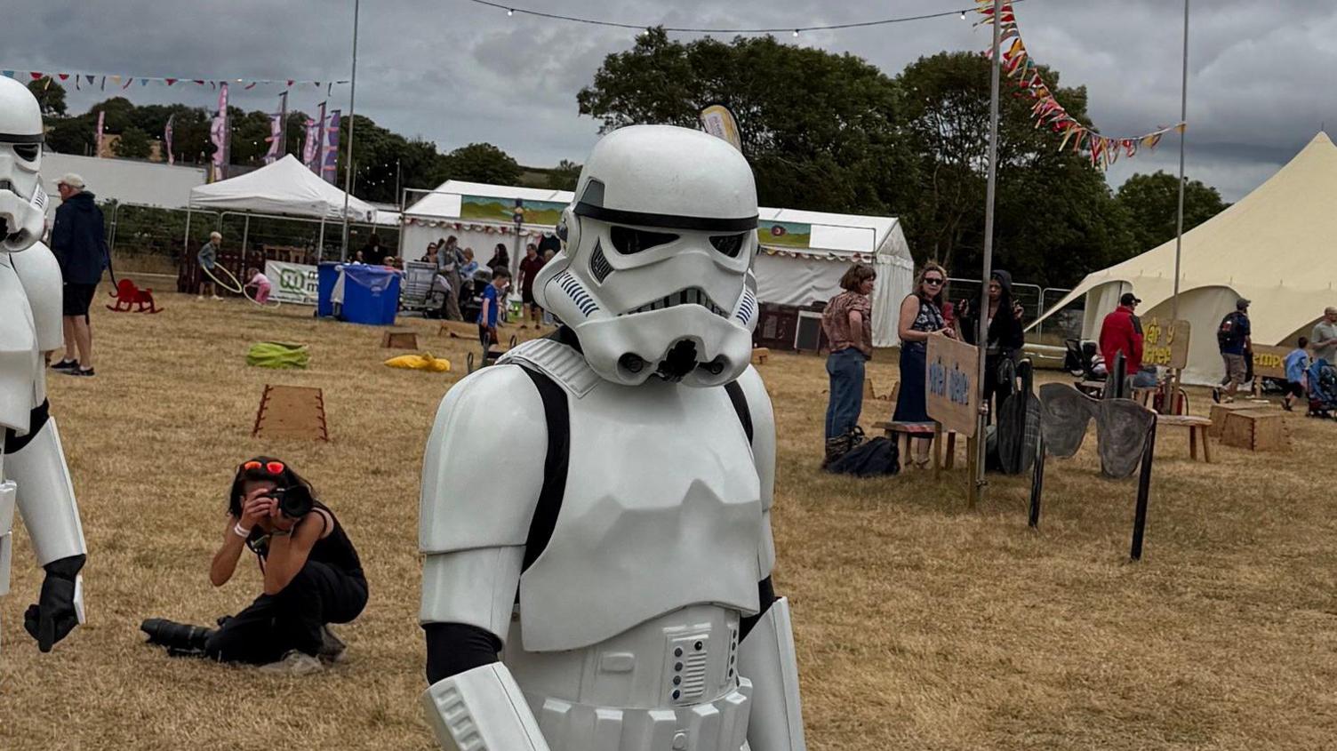 Stormtroopers ar faes yr Eisteddfod