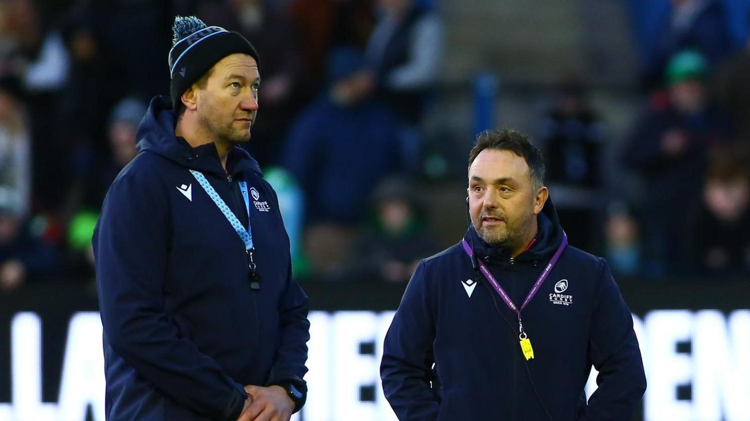 Corniel van Zyl talks to Cardiff head coach Matt Sherratt