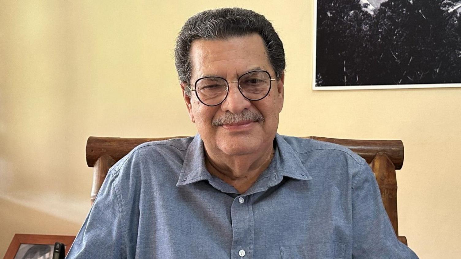 Former Cuban diplomat Jesús Arboleya smiles at the camera