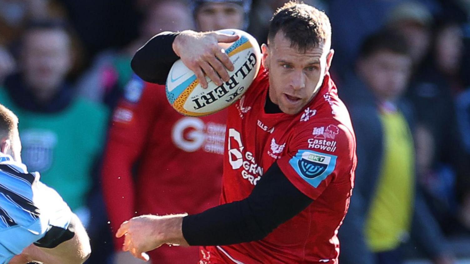 Gareth Davies carries the ball for Scarlets