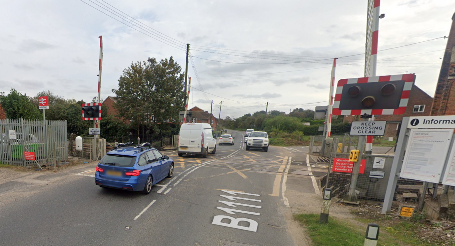 Railway level crossing at Harling Road