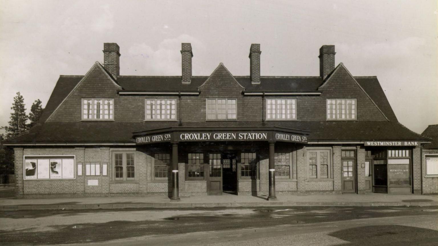 Croxley Green station exterior taken1936