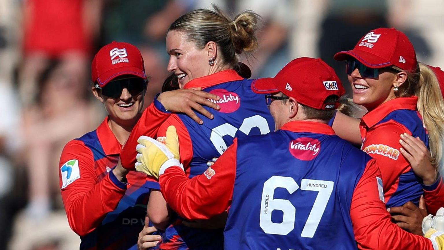 Bell stays cool as Brave win last-ball thriller