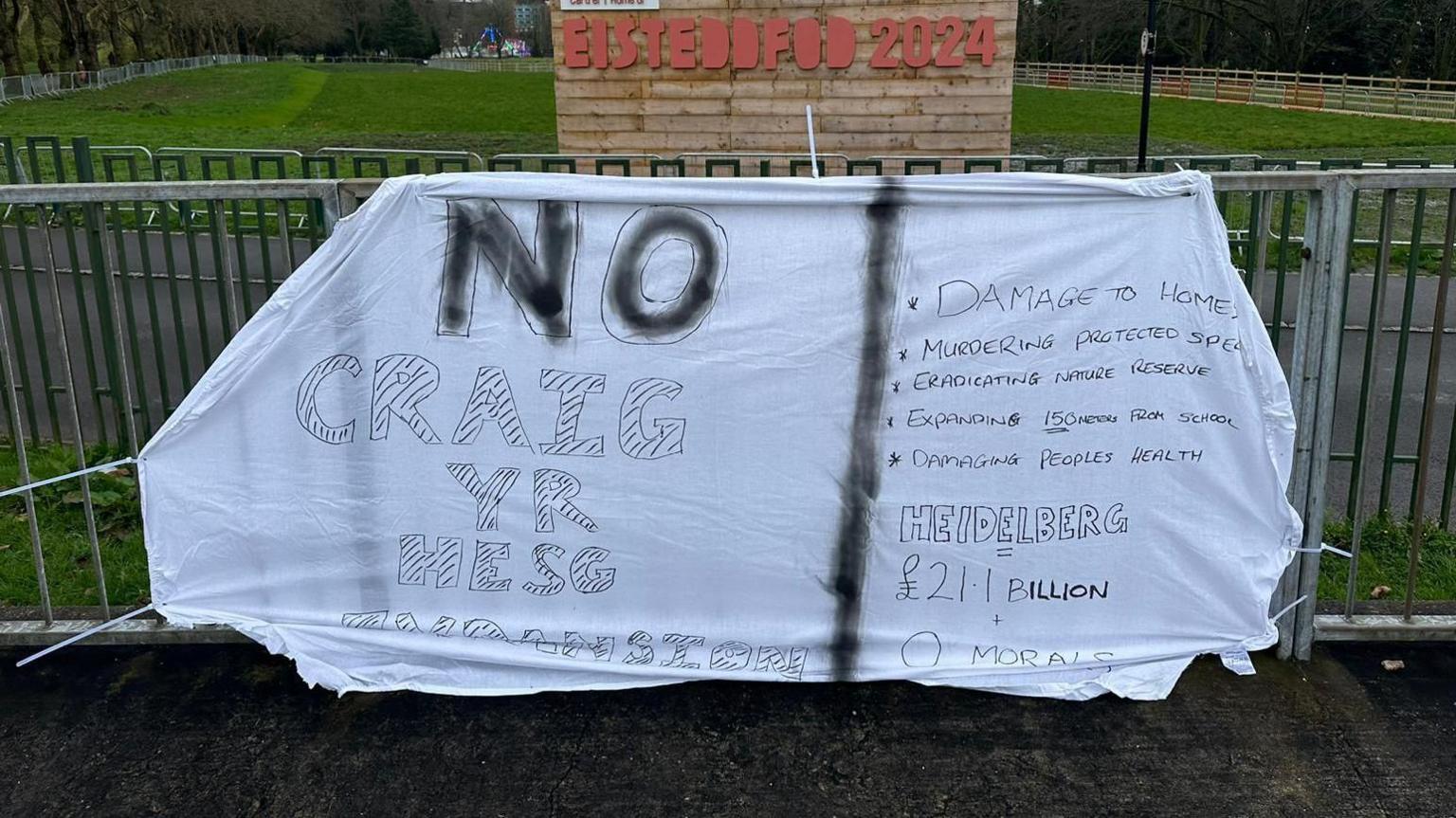 Protest sign at Ynysangharad Park, Pontypridd