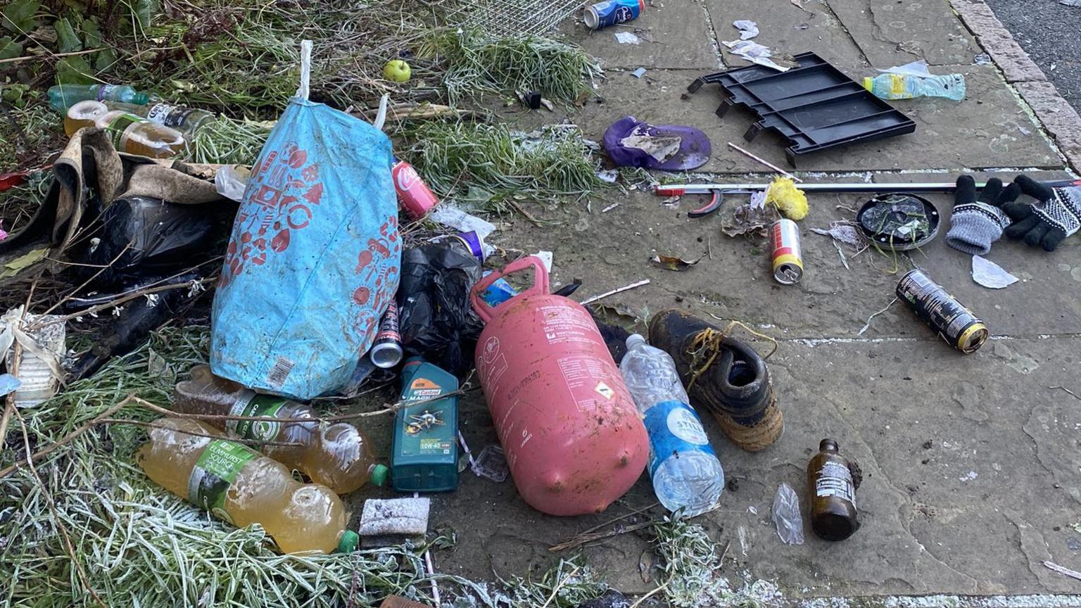 Rubbish being collected in Semilong, Northampton by volunteers