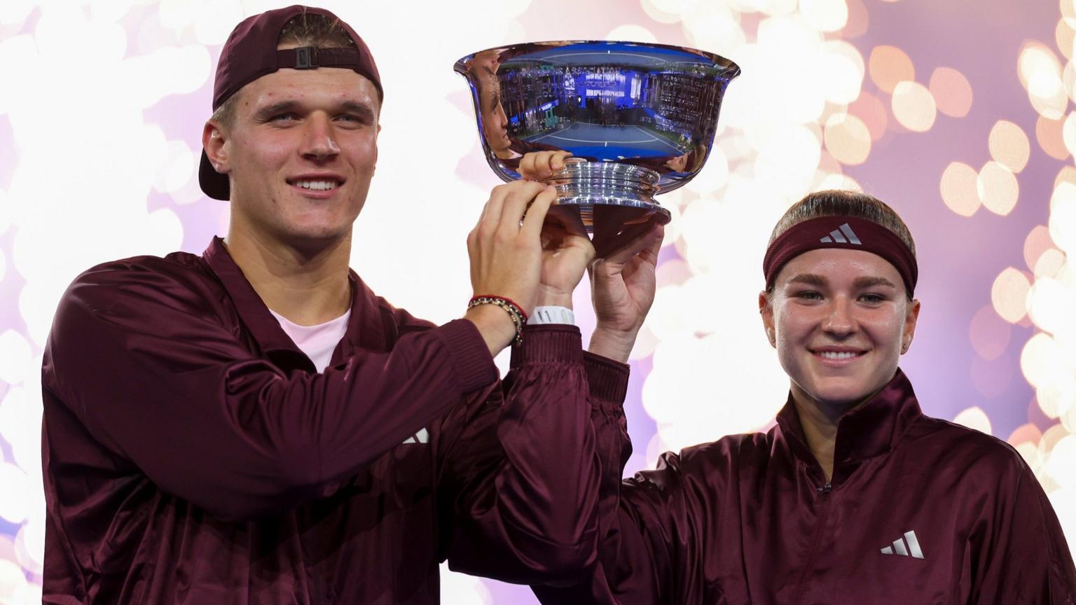 Muchova & Mensik win US Open mixed doubles title