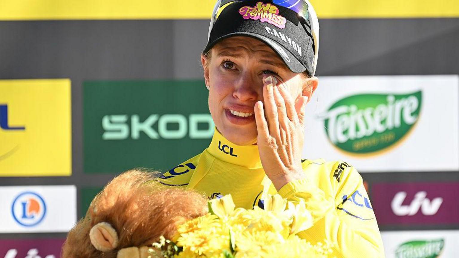 Niewiadoma-Phinney wins on Ventoux to take Tour lead
