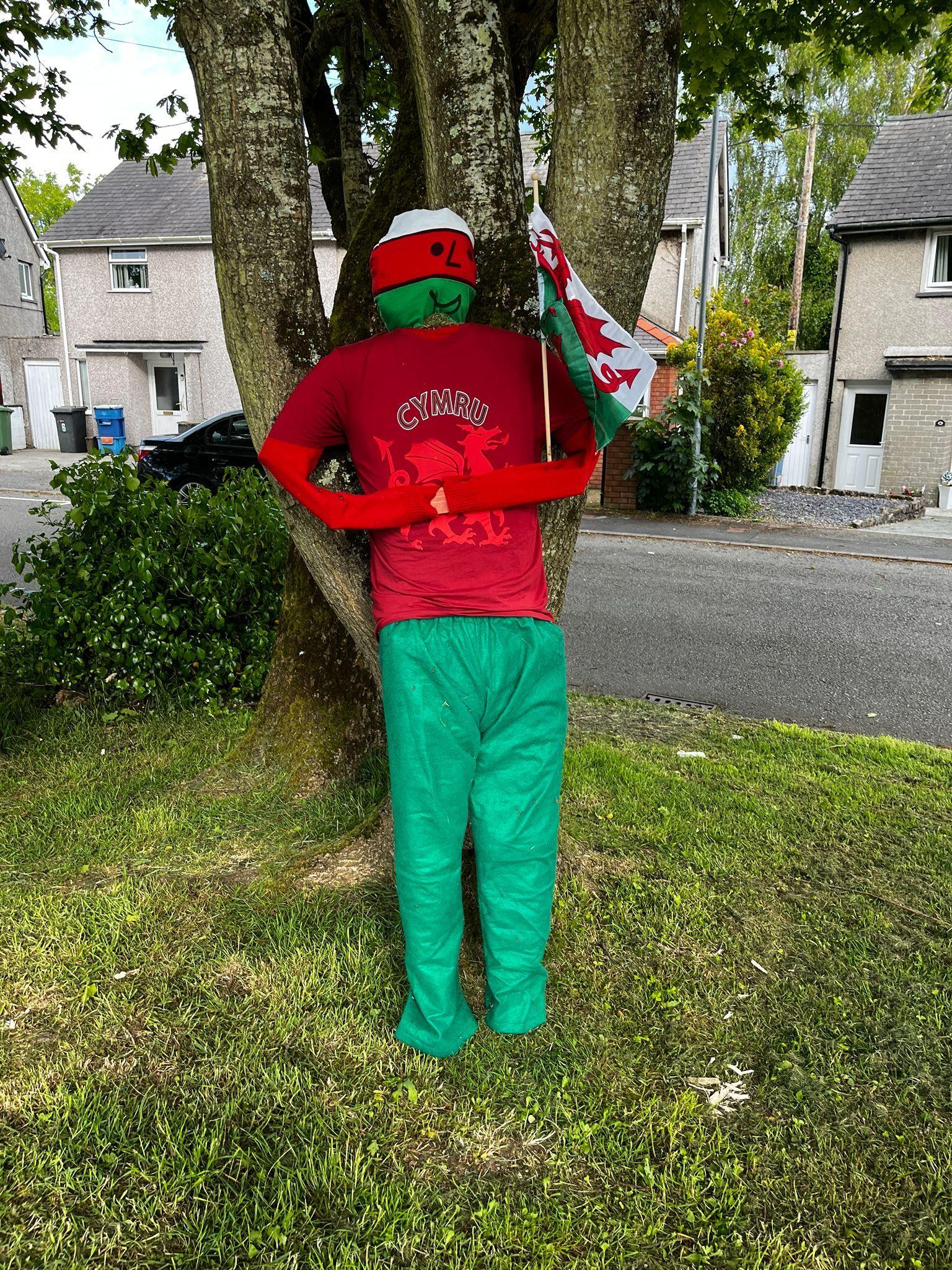 Dymi mewn lliwiau'r Urdd
