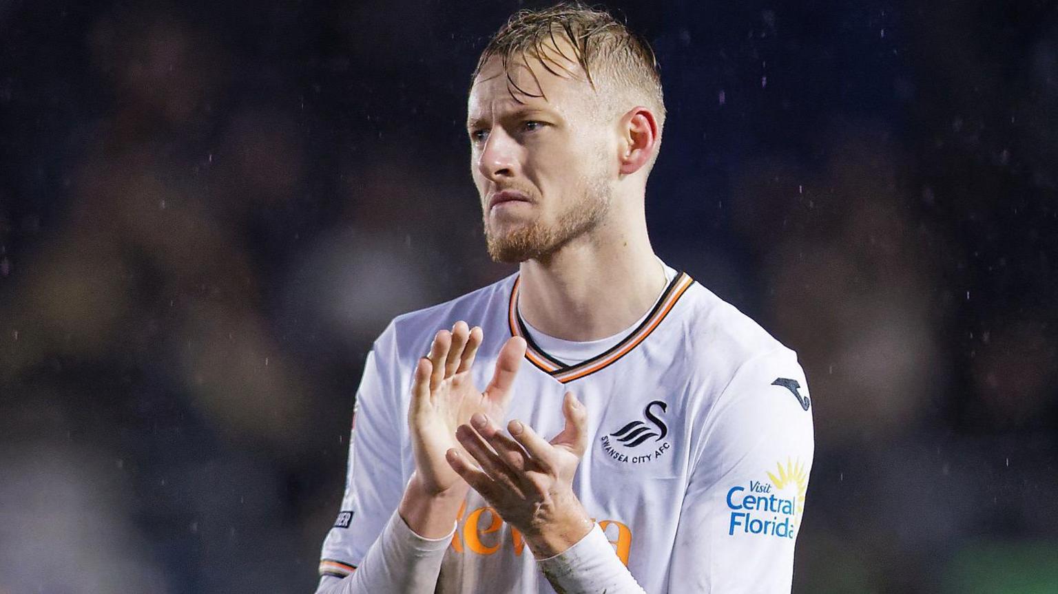 Harry Darling applauds Swansea fans