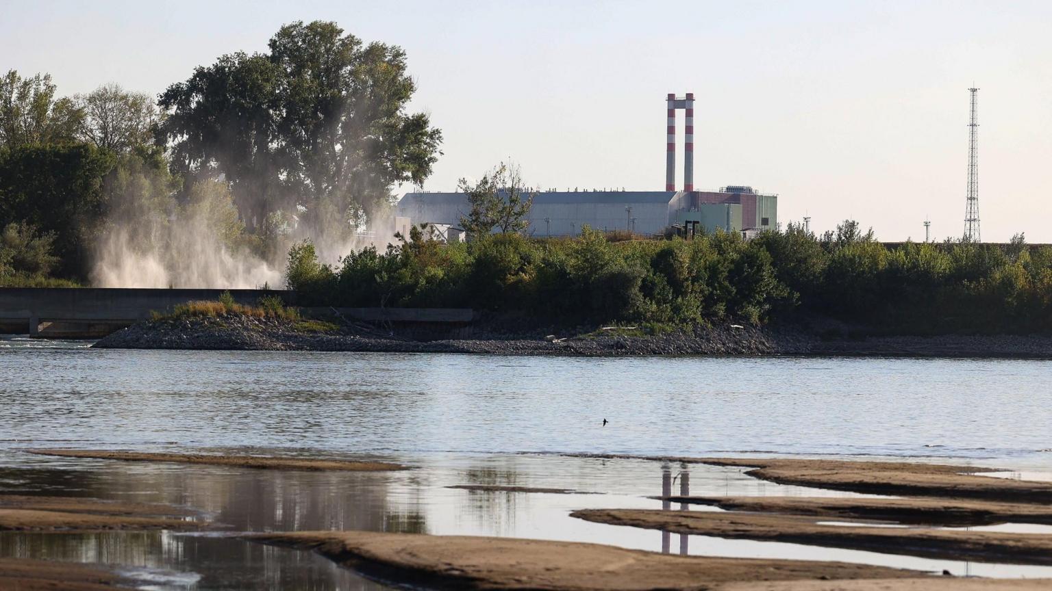 Danube's record low levels force shutdown of Hungary's only nuclear plant