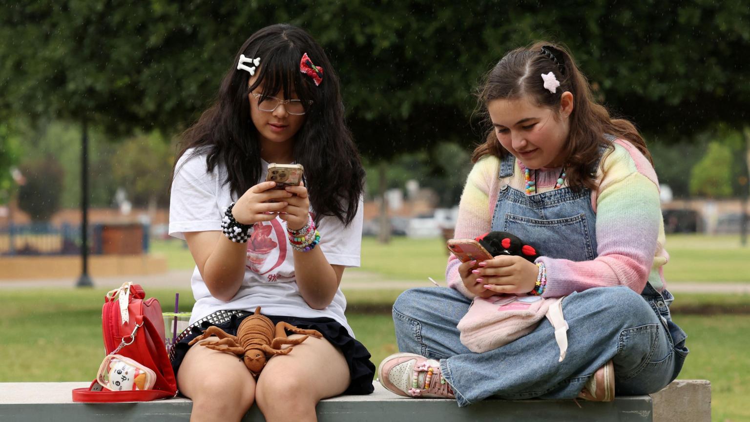 Teenager drops social media addiction lawsuit against Meta