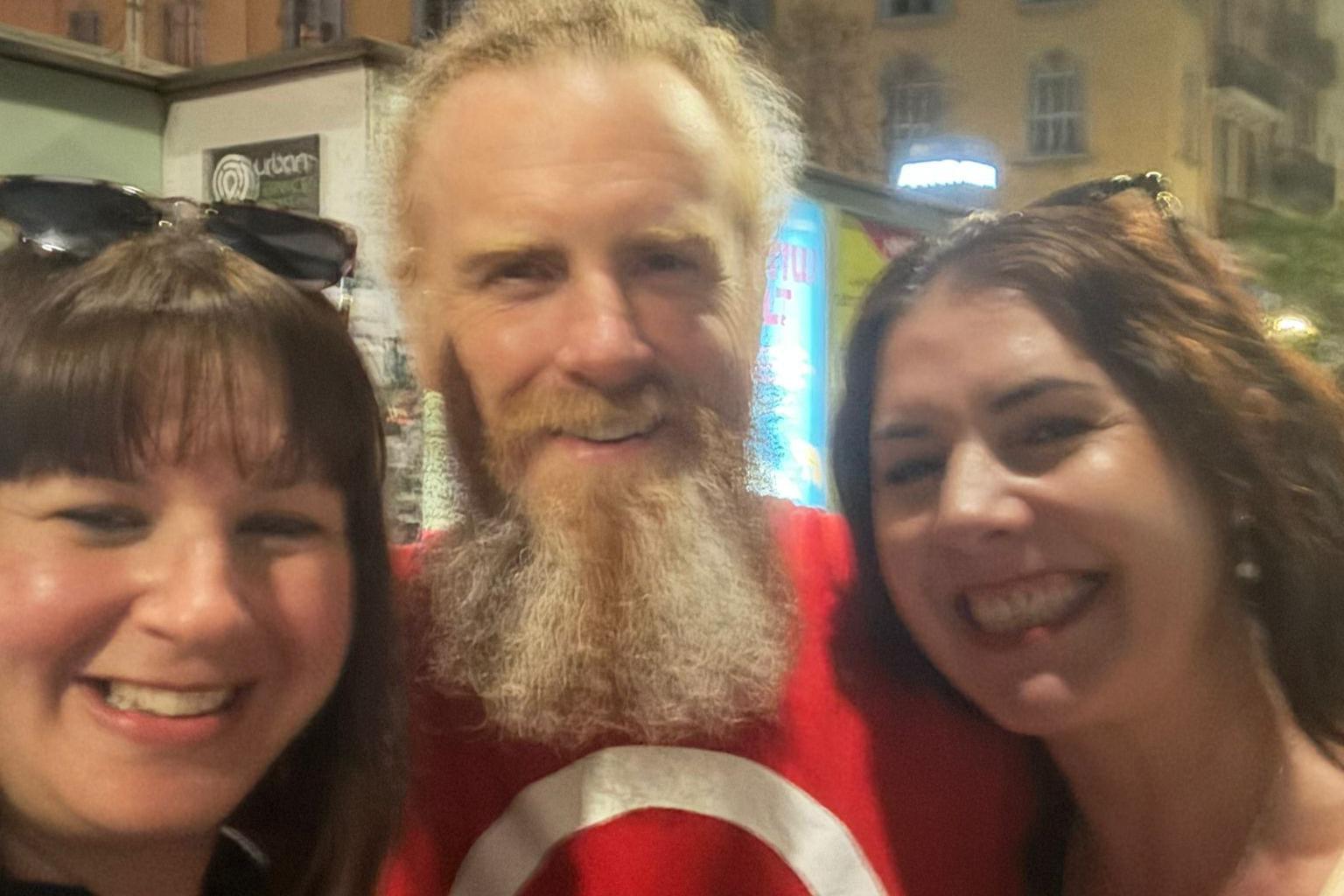 Hawys a Ffion gyda Tomaí