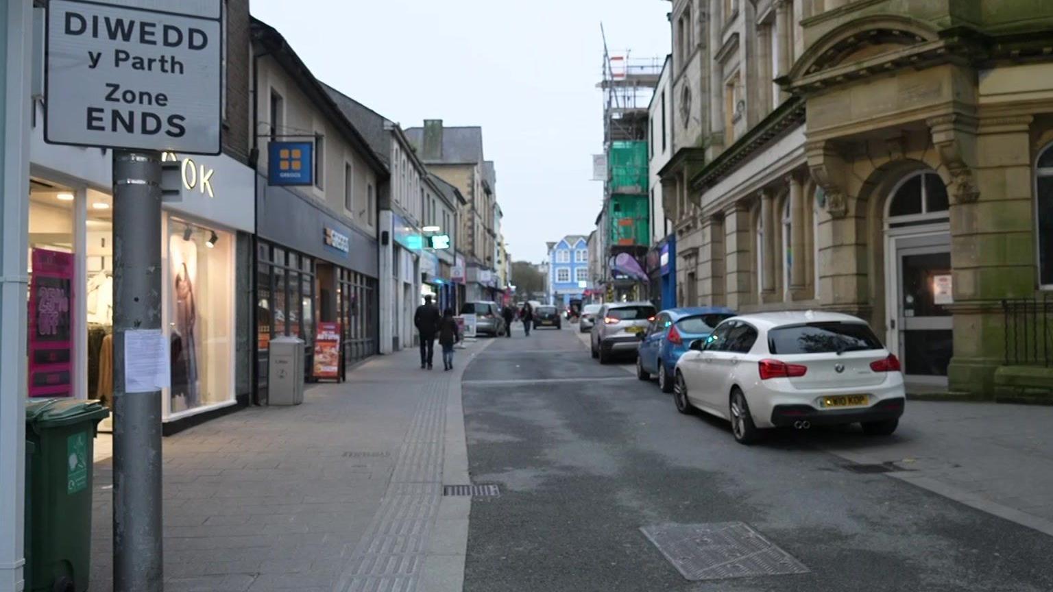 Stryd Llyn Caernarfon