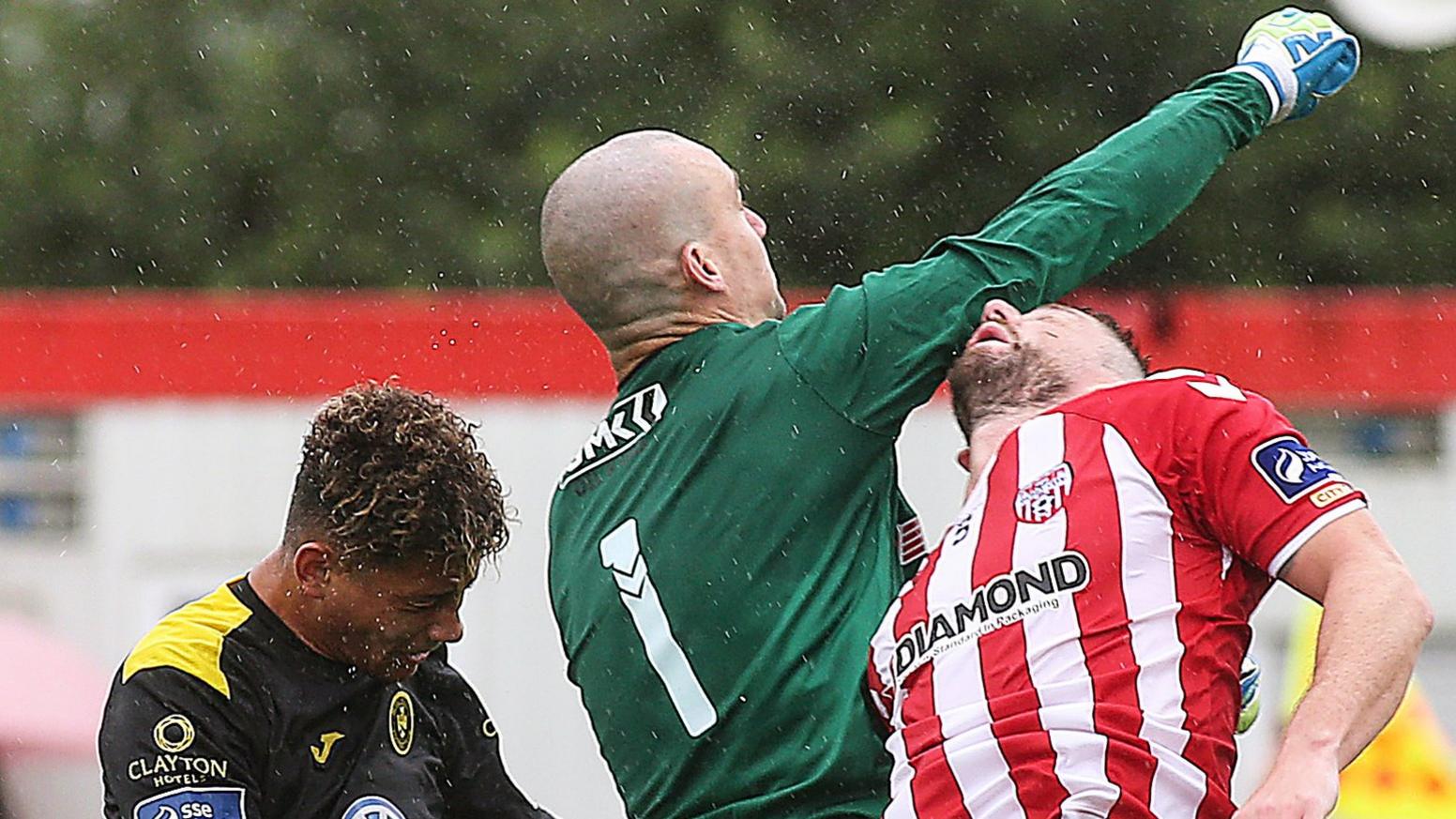 Gerard Doherty (centre) and Rory Patterson (right) in action for Derry City against Sligo Rovers last year