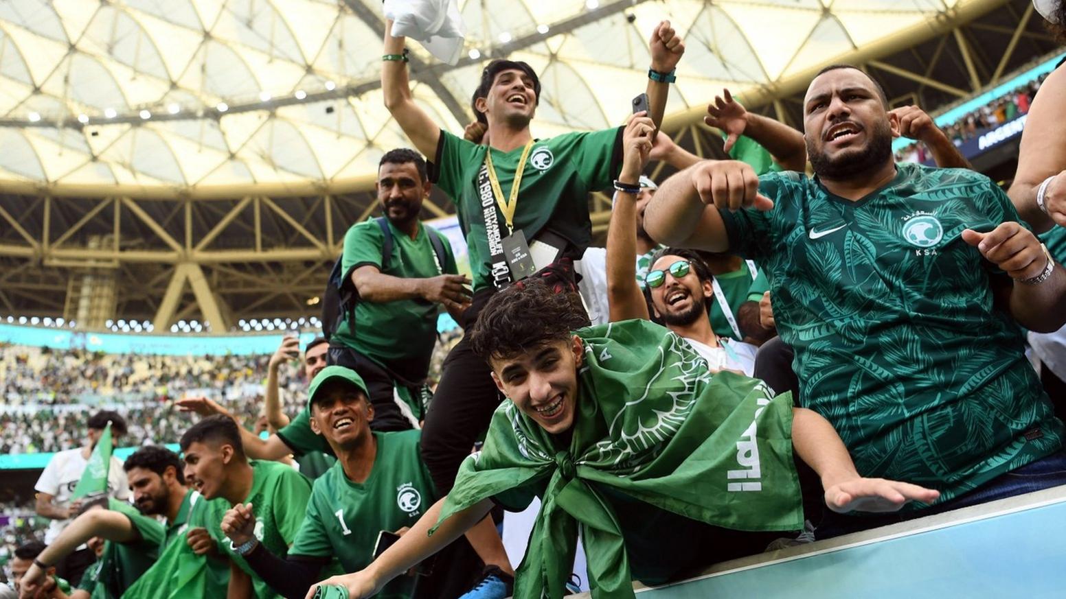 saudi-arabia-fans.