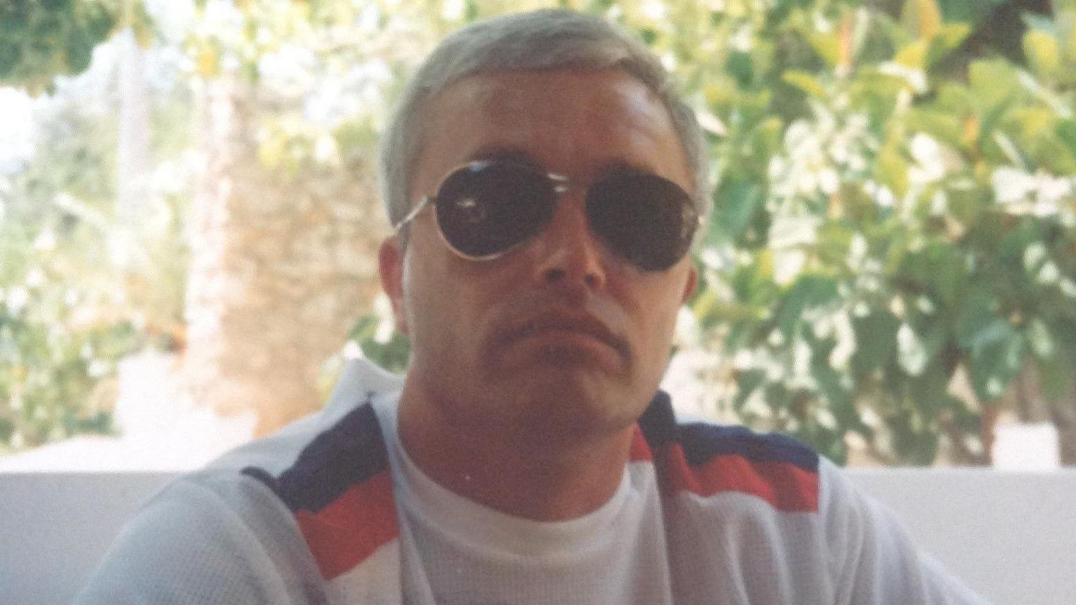 Gary Pearson in shades shortly after his plastic surgery