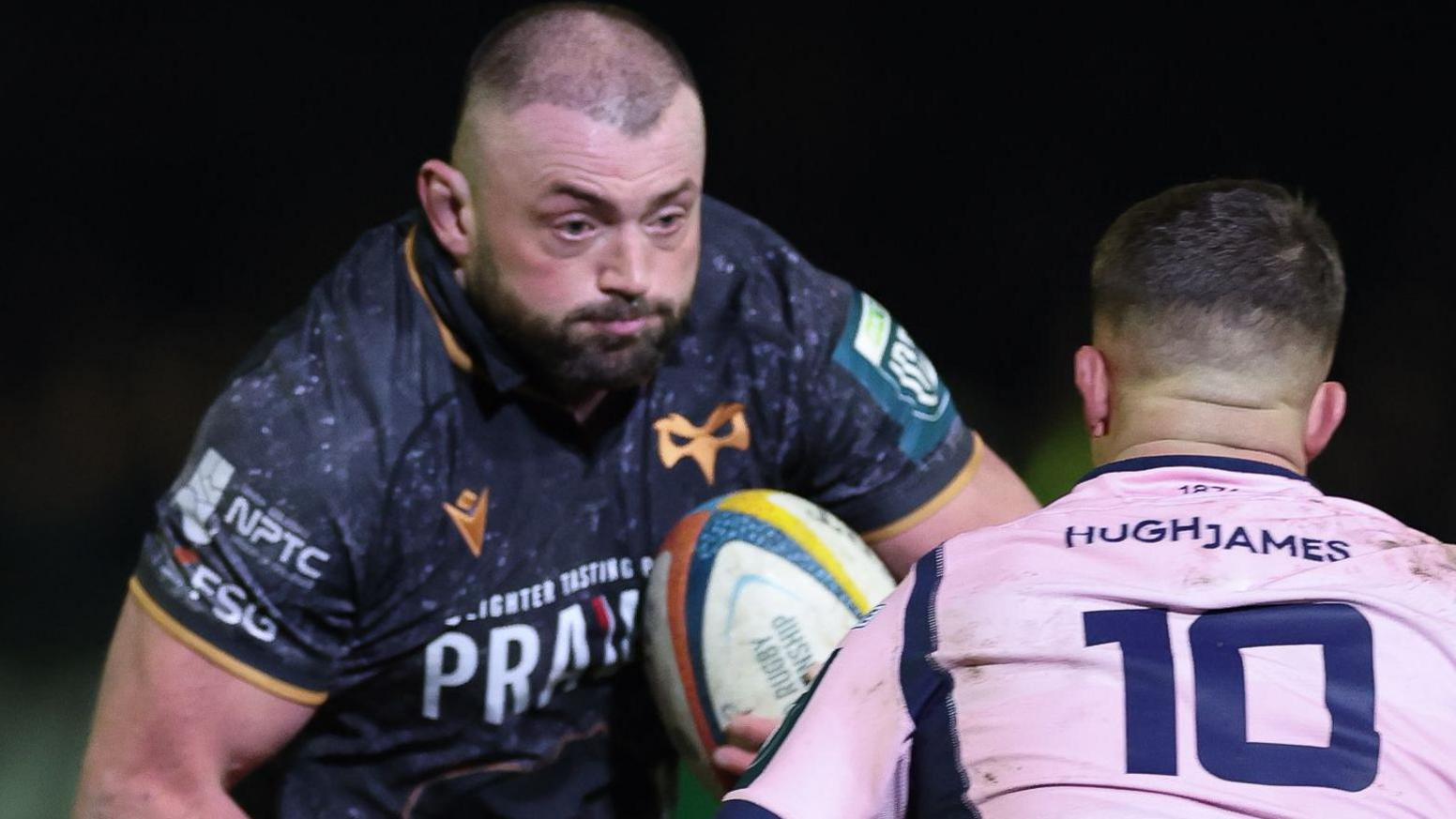 सैम पैरी ने कार्डिफ़ फ़्लाई-हाफ़ कैलम शीडी को हराया