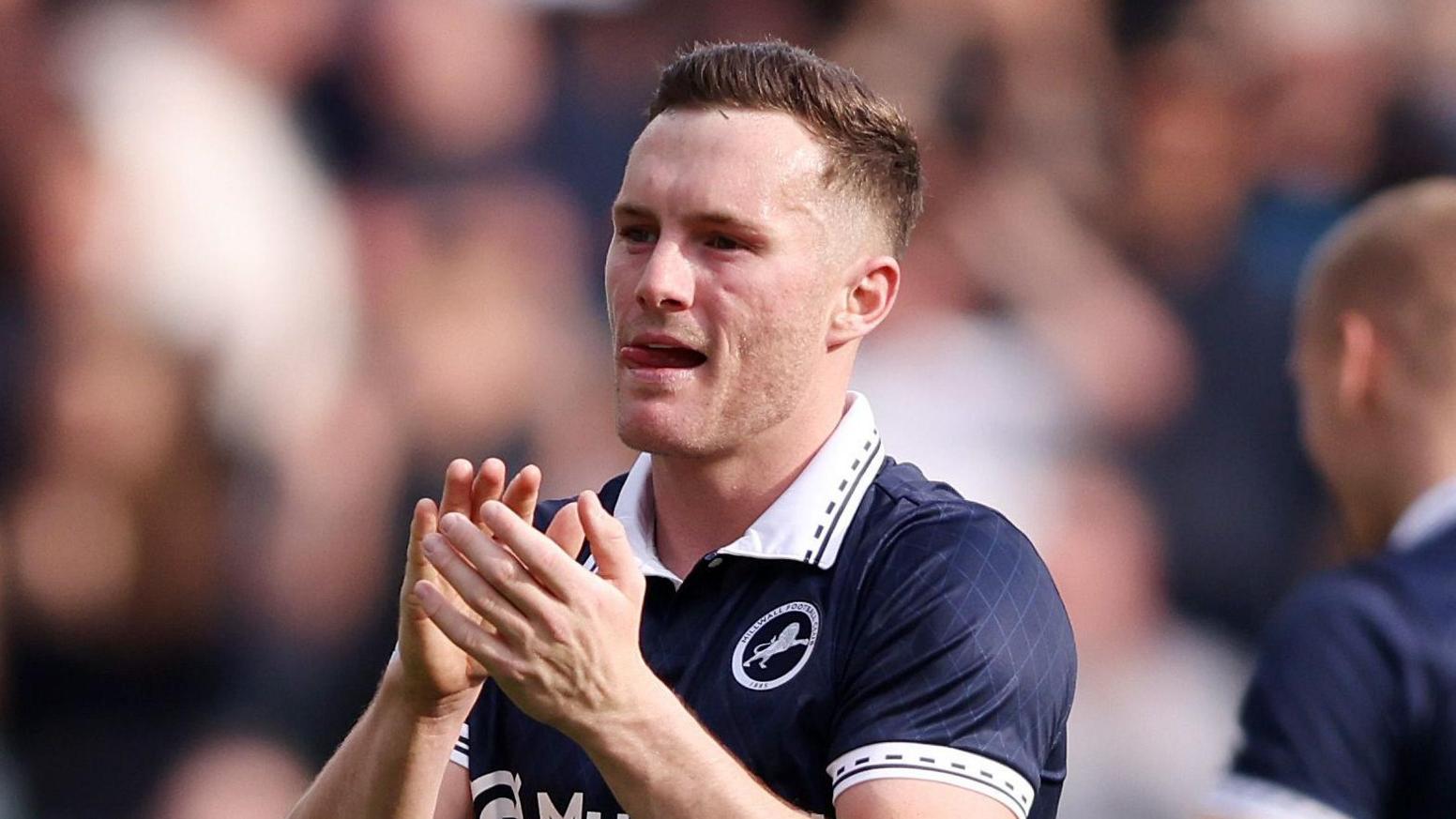 Macaulay Langstaff clapping Millwall fans