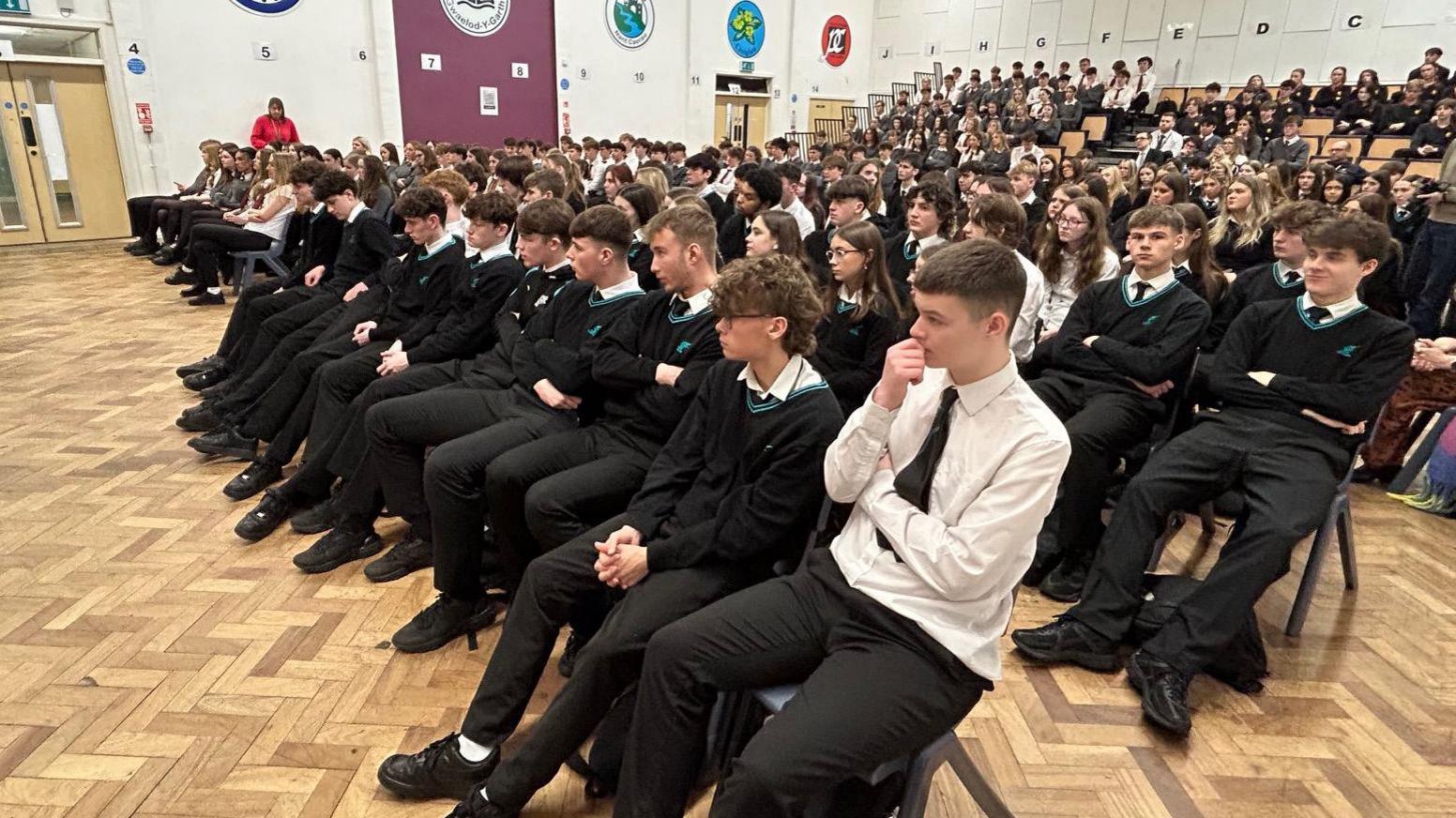 disgyblion Ysgol Plasmawr ac Ysgol Bro Edern