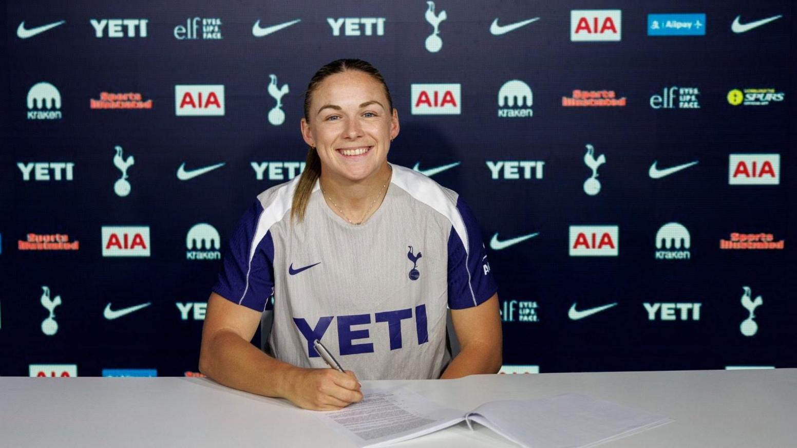Tottenham sign Scotland forward Hanson from Villa