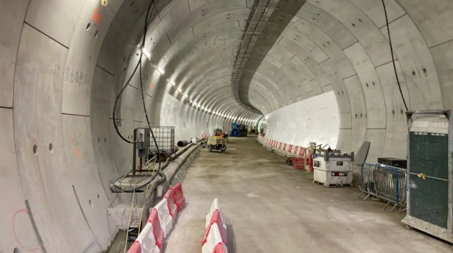 Inside the Silvertown tunnel 