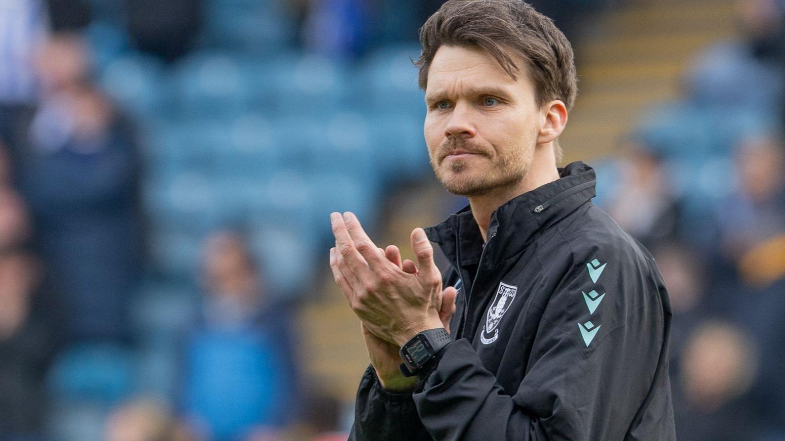 Sheffield Wednesday boss Danny Rohl applauds fans