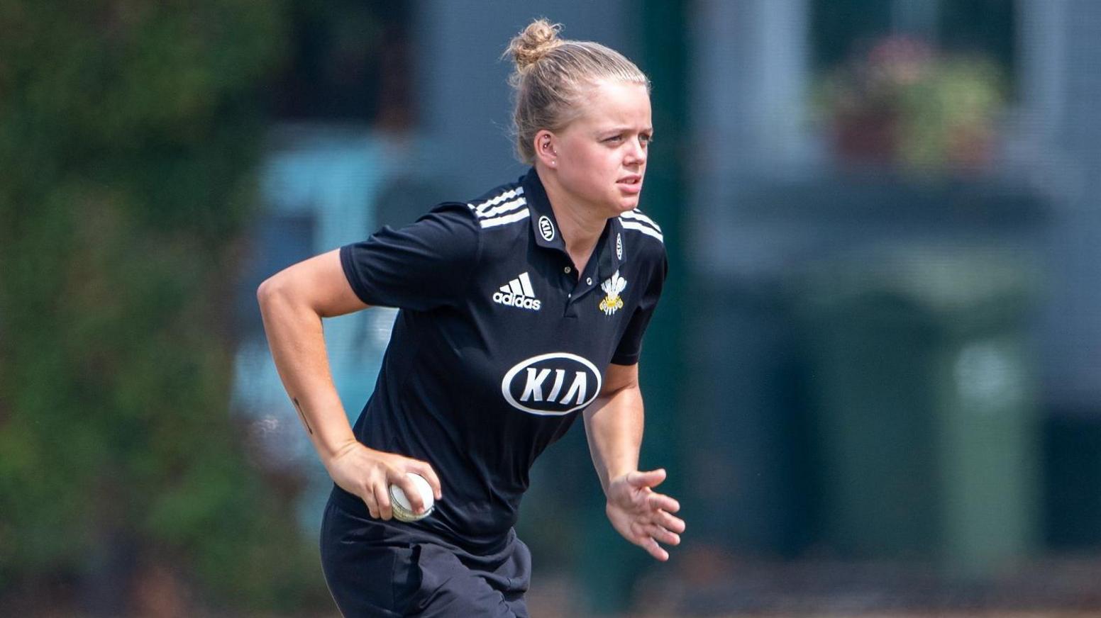 Amy Gordon bowls for Surrey