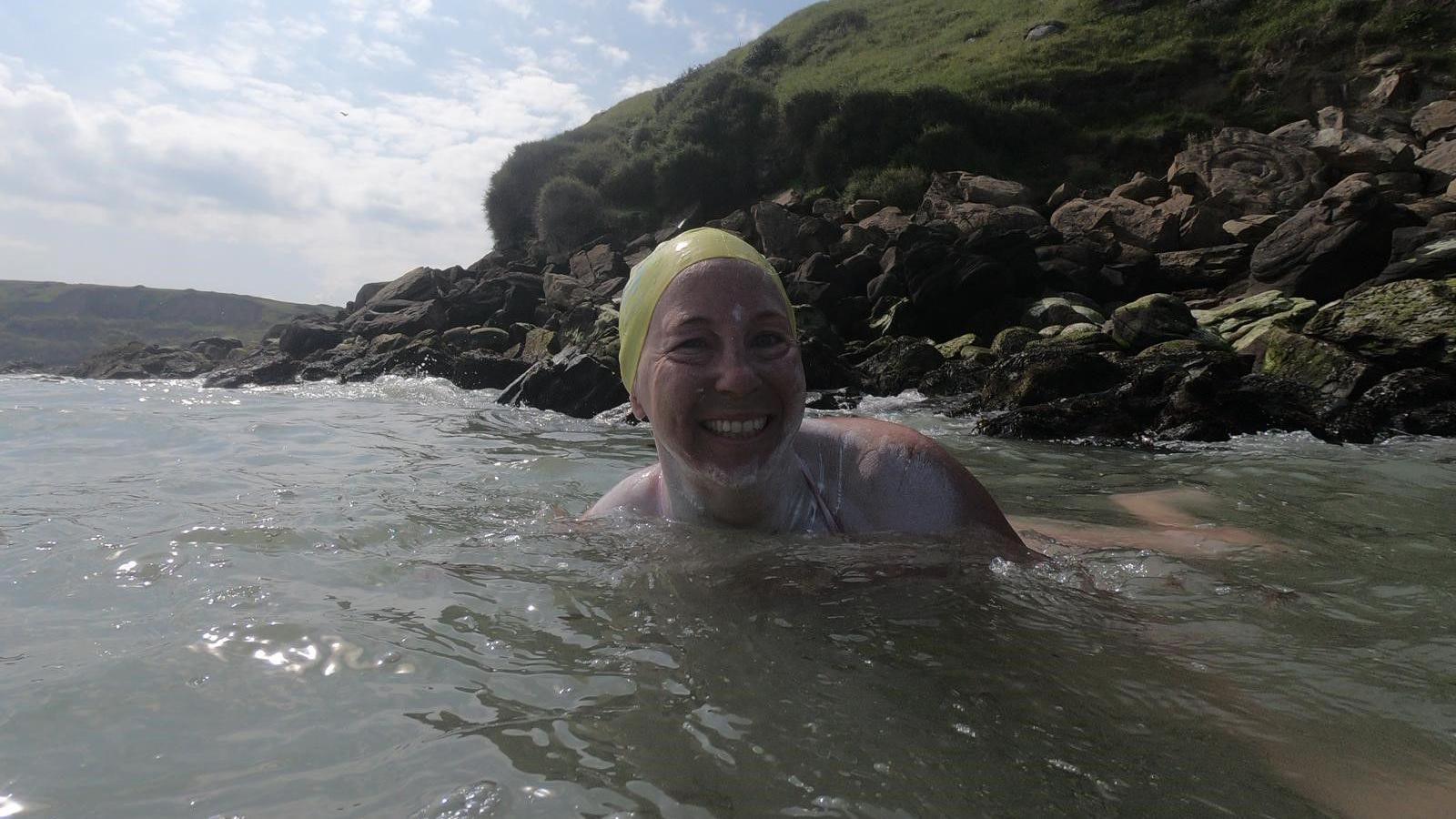 Eva Buzo in water