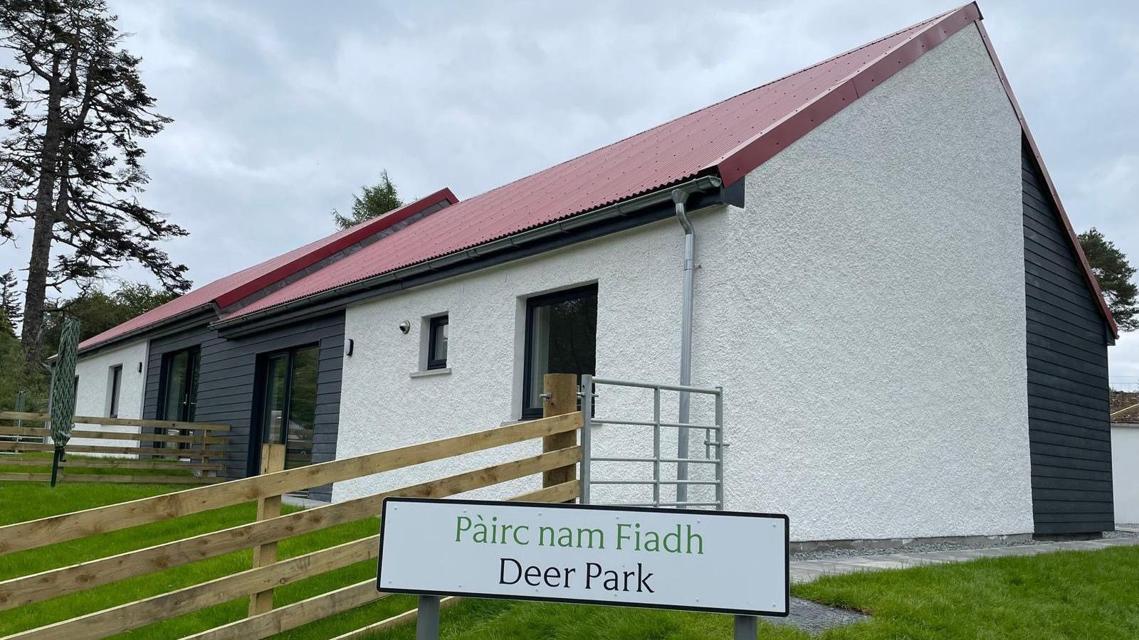 Taighean ùra Ratharsair