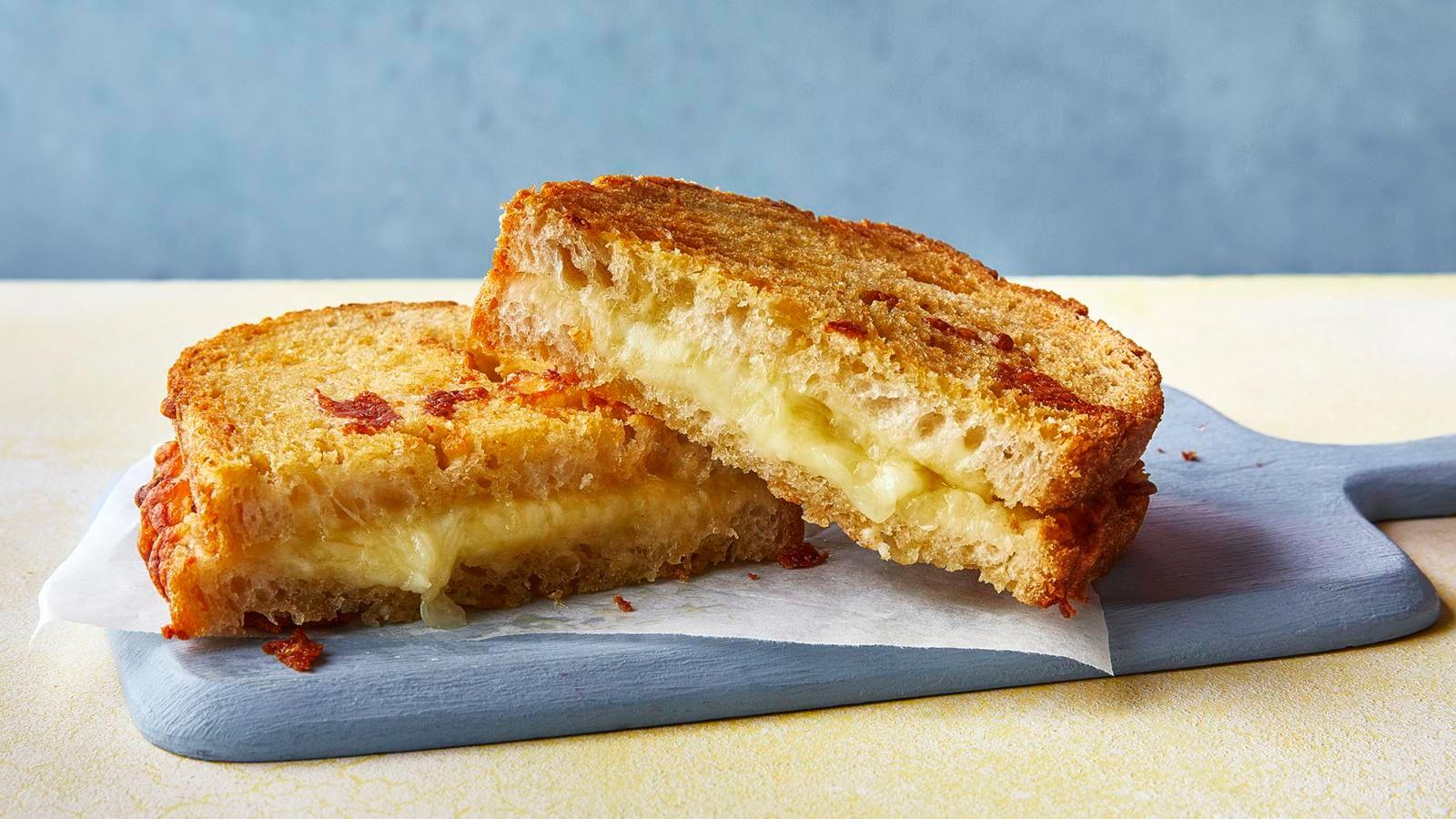 Air fryer cheese toastie