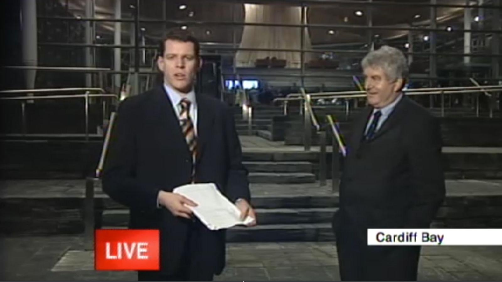 Rhun ap Iorwerth gyda Rhodri Morgan