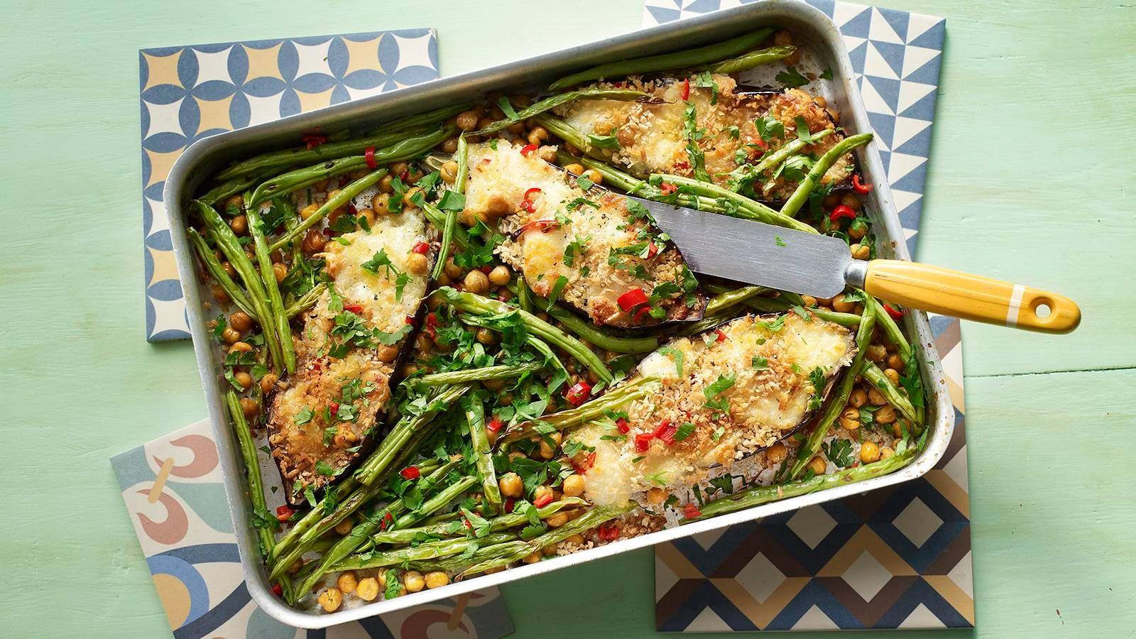 Spicy mozzarella aubergine traybake