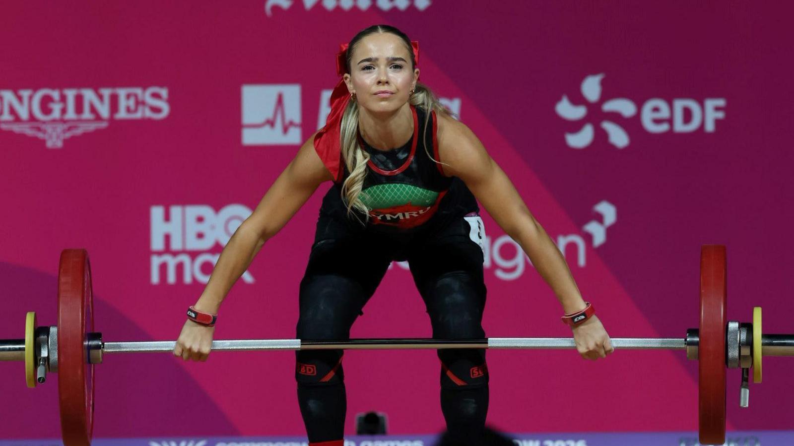 Nikola Roberts in weightlifting action